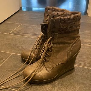 Perfect fall and winter boots!